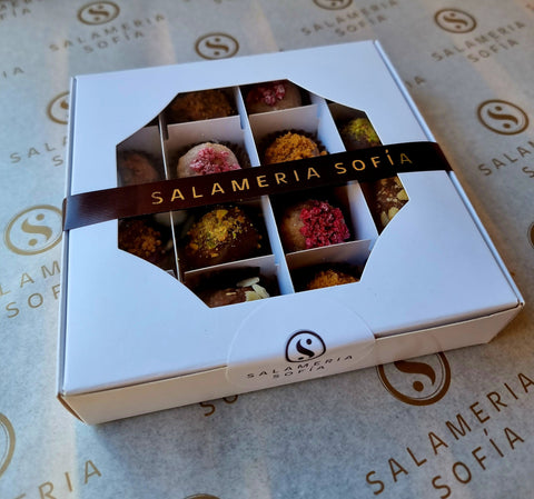 Кутии с асортимент от бонбони